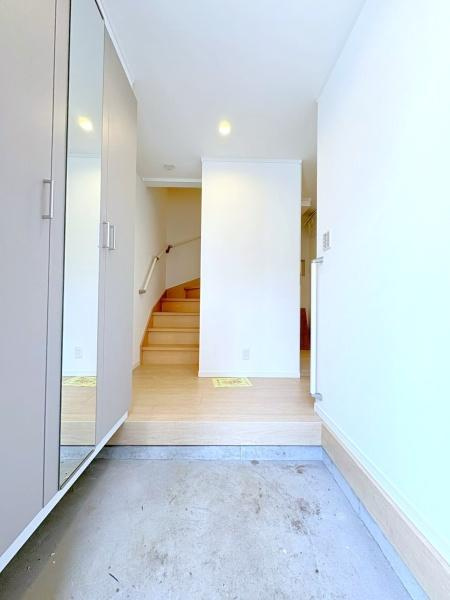 川崎市中原区井田２丁目の新築一戸建の玄関