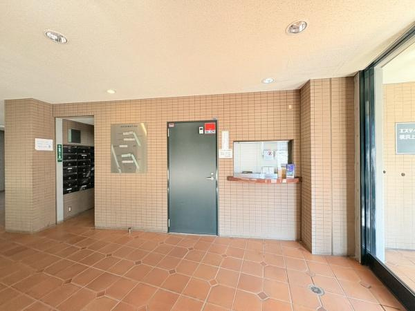エステヴィラ横浜上永谷サウスコリーナのエントランス