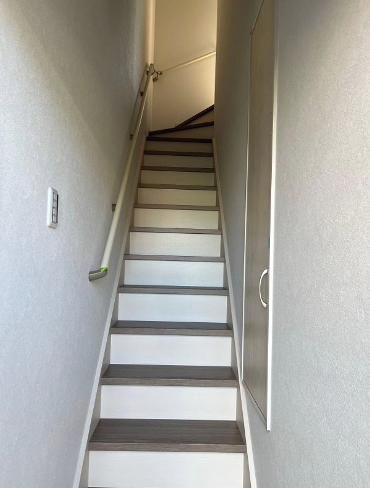 草津市川原２丁目の店舗一部の玄関