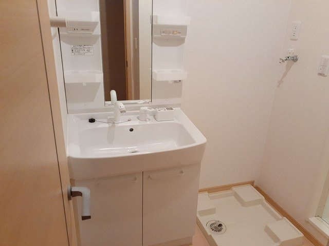 レクサス共栄　Ｆの洗面所