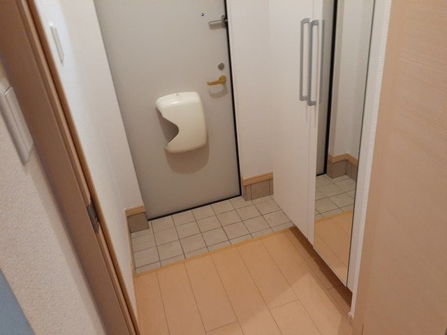 レクサス共栄　Ｆの玄関