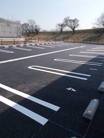 アバンツァートⅠの駐車場