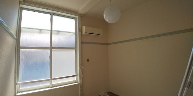 レオパレスミレニアムＩＮＡＢＡＪＩの居間・リビング