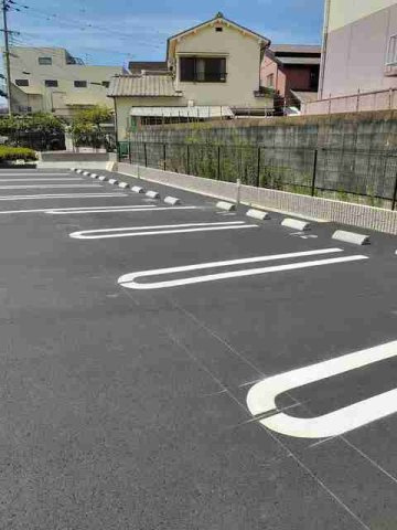 ミレ　グランデ　Ⅰの駐車場