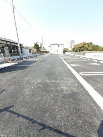 サンリットヴィラⅩ　Ｂの駐車場