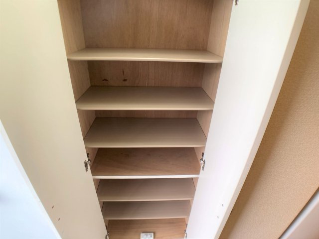 レオパレスサザンカの玄関|設備・使用は号室により異なる為、現況を優先いたします。