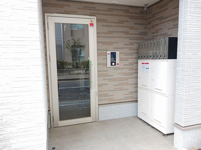 ＣＡＳＡ　ＳＥＲＥＮＡのエントランス