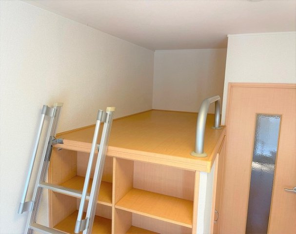 レオパレスエスト逆井のその他|造付けベッド