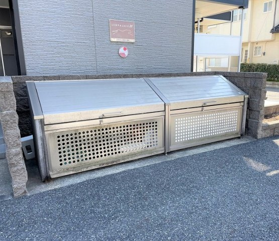 レオパレスエスト逆井のその他|専用ゴミ置き場