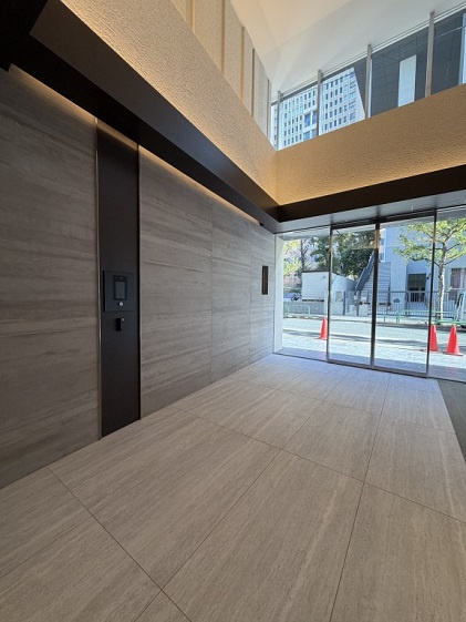 千代田区神田猿楽町１丁目の賃貸マンションのその他|エントランス