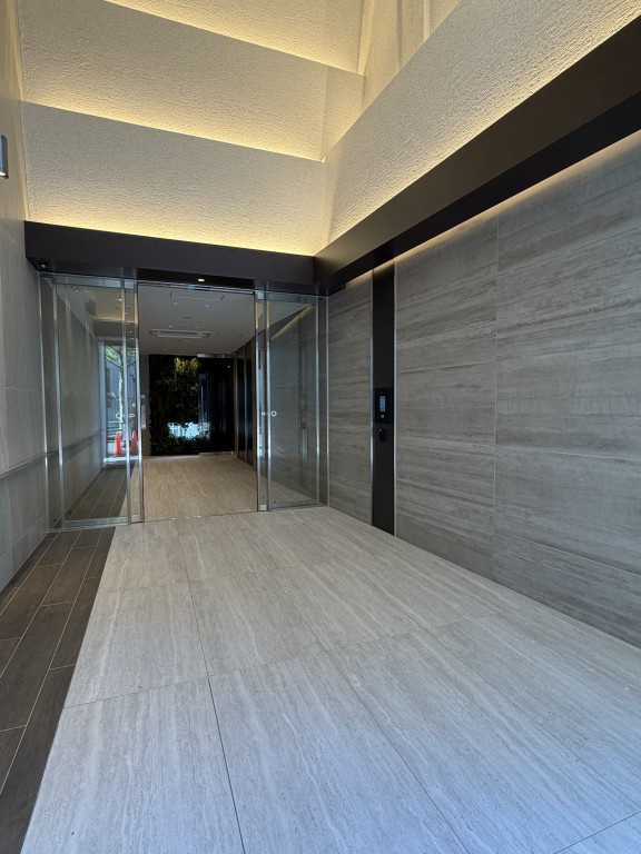 千代田区神田猿楽町１丁目の賃貸マンションのその他|エントランス