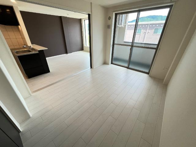 アストリア唐津Ⅱの内装|洋室