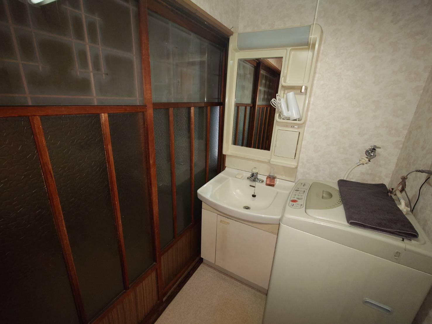 福井市田原２丁目貸家の洗面所