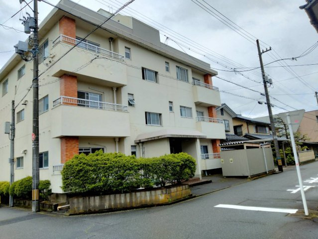 プレジール大宮の外観