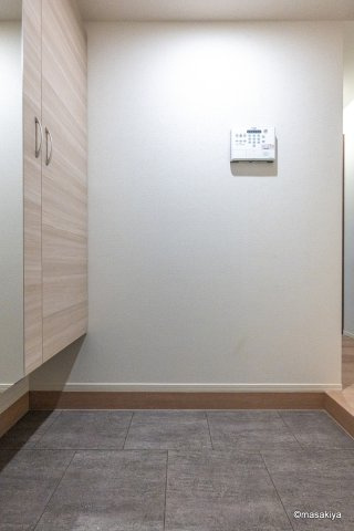 セルメイユールの玄関|写真は同じ大和ハウス施工の最近の物です。参考にご覧ください。