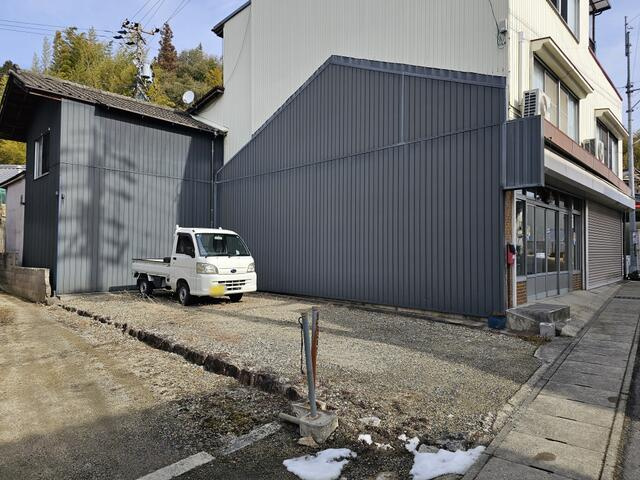 瑞浪市陶町猿爪の一戸建ての駐車場