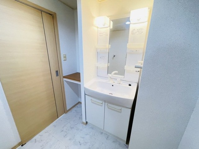 メビウス鏡Ⅳ番館の洗面所|忙しい朝には欠かせない洗面所です