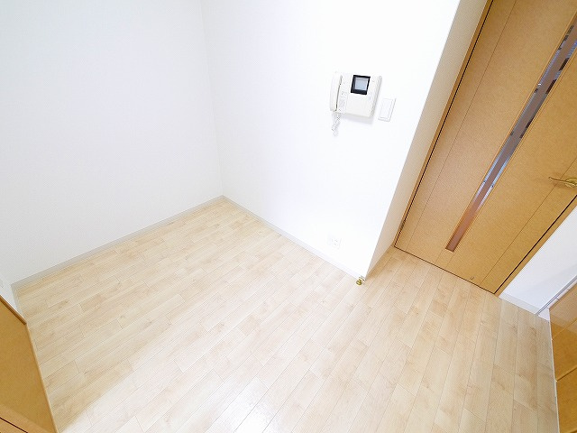 サンフークIIIのセキュリティ|お顔が見えるモニター付きインターホンで安心。