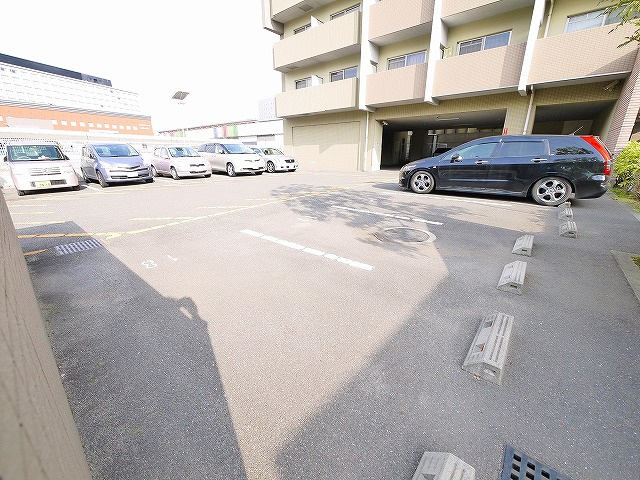 サンフークIIIの駐車場|駐車場に車を止められます