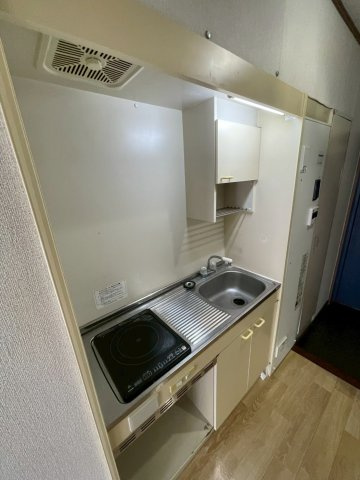 久留米市上津町の賃貸マンションの居間・リビング|205の内装写真となります。