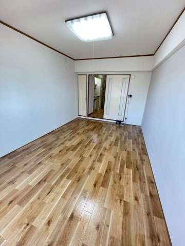 久留米市上津町の賃貸マンションの収納|205の内装写真となります。