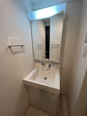 【独立洗面台】 | LAV心斎橋WEST | LUV心斎橋WEST（ラブ心斎橋ウエスト） 独立洗面台