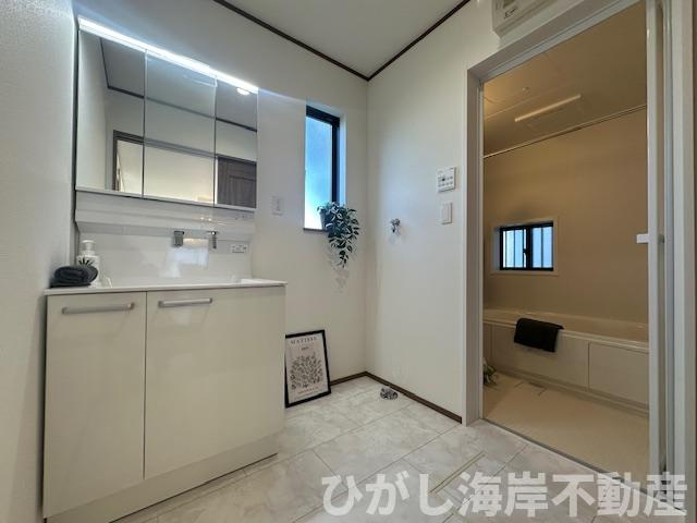 藤沢市鵠沼海岸６丁目　新築戸建　全2棟の脱衣所|脱衣スペース