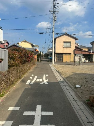 田の上1丁目　売土地の前面道路含む現地写真