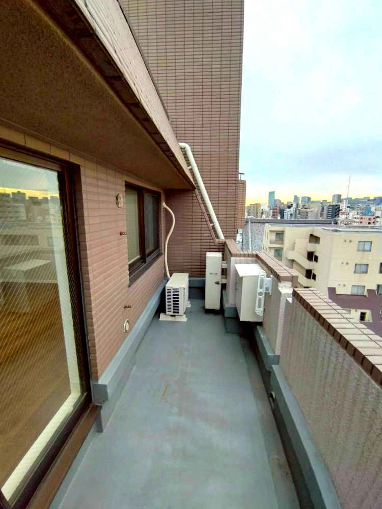 浅草スカイレジテルのバルコニー