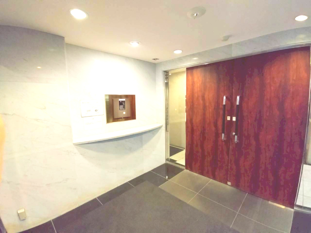 浅草スカイレジテルのエントランス