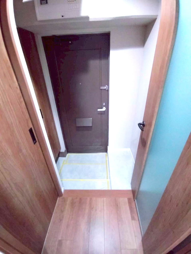 浅草スカイレジテルの玄関