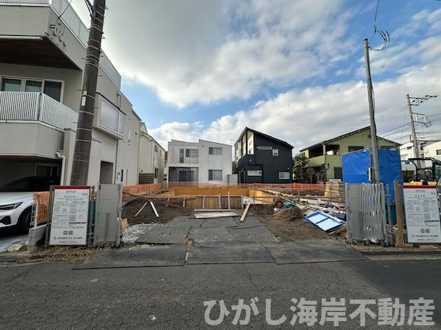 藤沢市鵠沼松が岡２丁目　新築戸建　全２棟の外観|2月12日撮影　建築中　現地外観