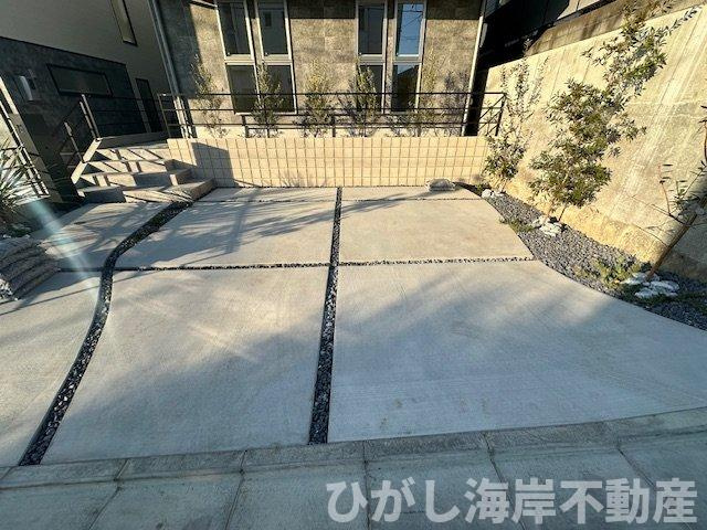 藤沢市片瀬山１丁目　新築戸建　全３棟の駐車場|駐車スペース