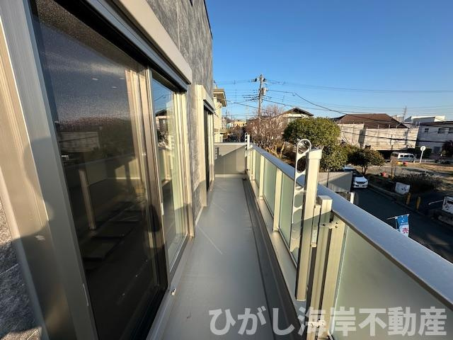 藤沢市片瀬山１丁目　新築戸建　全３棟の構造・工法・仕様|バルコニー