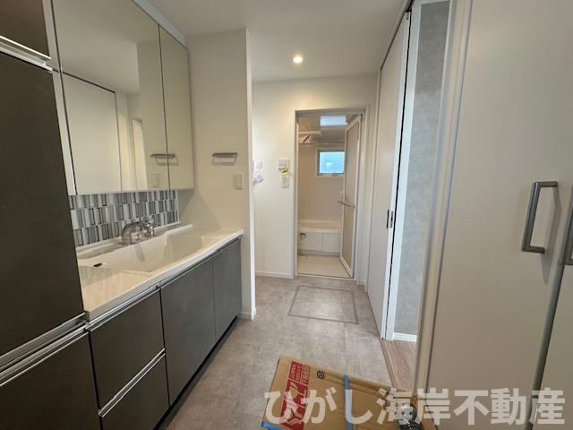 藤沢市片瀬山１丁目　新築戸建　全３棟の脱衣所|脱衣スペース