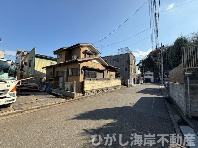 藤沢市大庭　新築戸建　全３棟の前面道路含む現地写真|3月23日撮影　建築中　現地外観