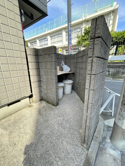 Ｓ.Ｔ.メゾンのその他共用部分|敷地内ゴミ置き場
