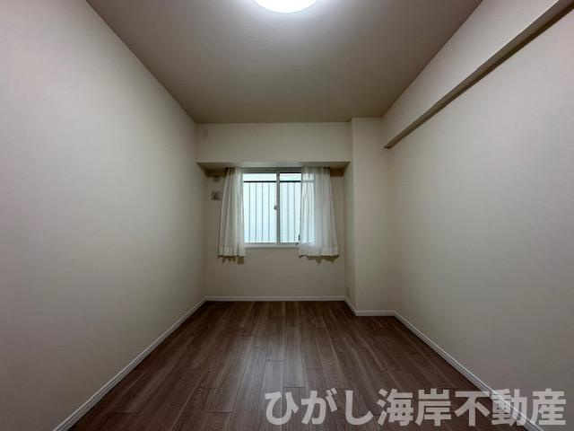 グランシティ湘南海岸Ⅱの寝室|新規リフォーム完了！　6.3帖　洋室