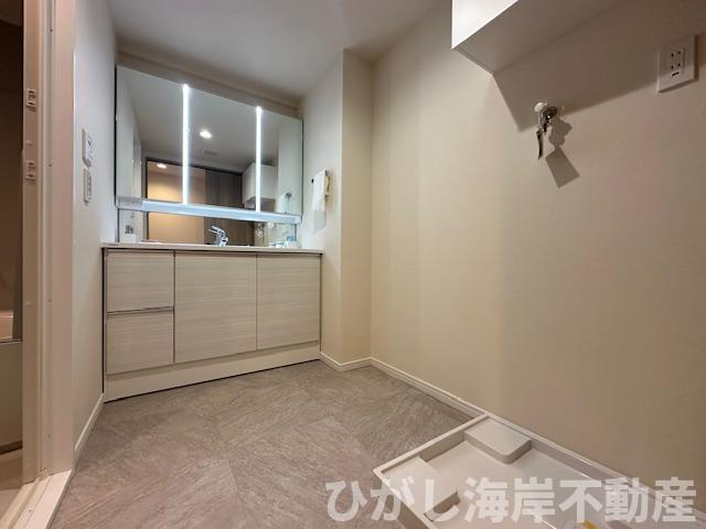 グランシティ湘南海岸Ⅱの脱衣所|新規リフォーム完了！　脱衣スペース