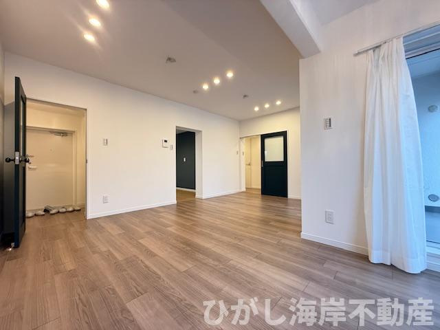 ハイマート辻堂の居間・リビング|新規リフォーム完了！　16.7帖　LDK