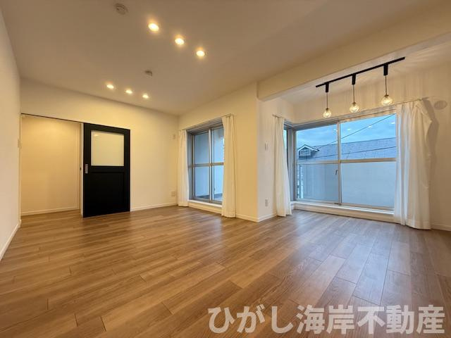 ハイマート辻堂の居間・リビング|新規リフォーム完了！　16.7帖　LDK