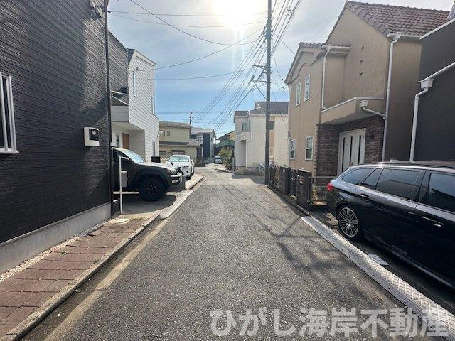 茅ヶ崎市南湖　新築戸建の前面道路含む現地写真|2月6日撮影　建築中　現地外観