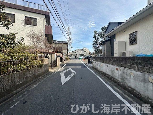 茅ヶ崎市南湖　新築戸建の前面道路含む現地写真|2月6日撮影　建築中　現地外観