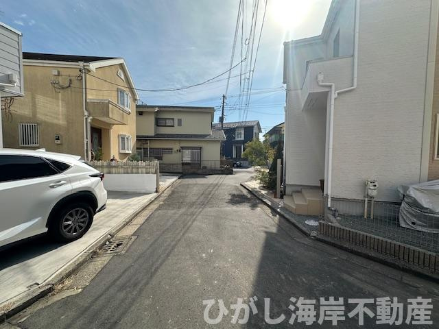 茅ヶ崎市南湖　新築戸建の前面道路含む現地写真|2月6日撮影　建築中　現地外観