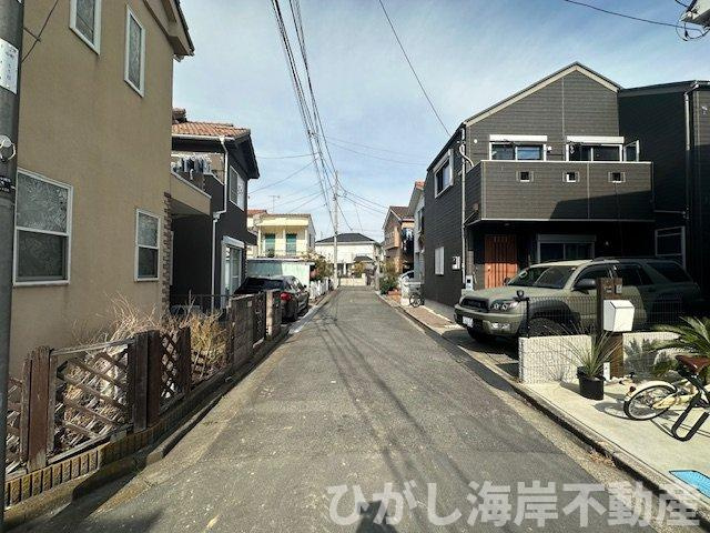 茅ヶ崎市南湖　新築戸建の前面道路含む現地写真|2月6日撮影　建築中　現地外観