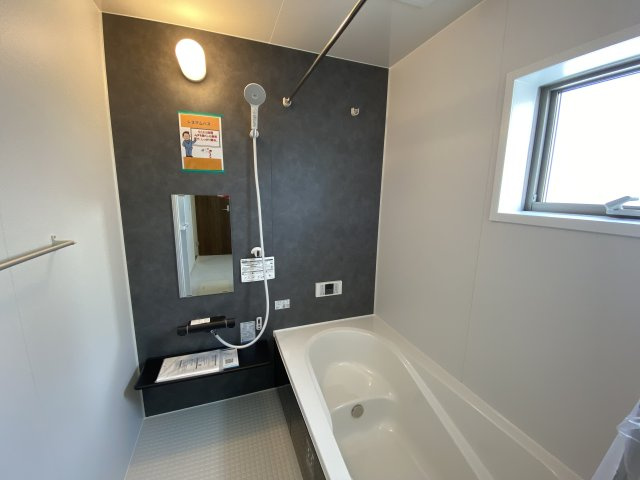 【いわき市泉町滝尻第2】　8号棟　●6号バイパスへのアクセス良好の浴室|同施工◆ユニットバスの写真です◆　フルオート機能で、時間帯を気にせず、家族全員が暖かい湯船に浸かることができます。一日の疲れを癒してくれそうですね♪

