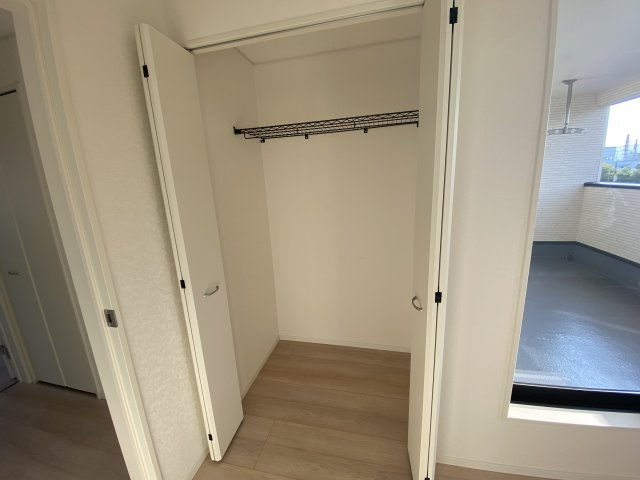 【小名浜花畑町　第3】　2号棟　＼便利すぎる贅沢環境☆／の収納|同施工　◆収納スペースの写真です◆　衣類やカバンなどたっぷりと収納可能です！生活感のあるものを隠して置けるからお部屋をスッキリと見せやすいです。





