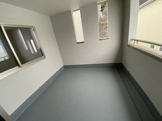 ☆新築デザイナーズ分譲　【いわき市平南白土　全６棟】　1号棟のバルコニー|同施工◆バルコニーの写真です◆　
洗濯物から布団まで一度にたくさん干せて便利です♪
眺めのよいバルコニーで、あなただけのリラックスタイムを☆