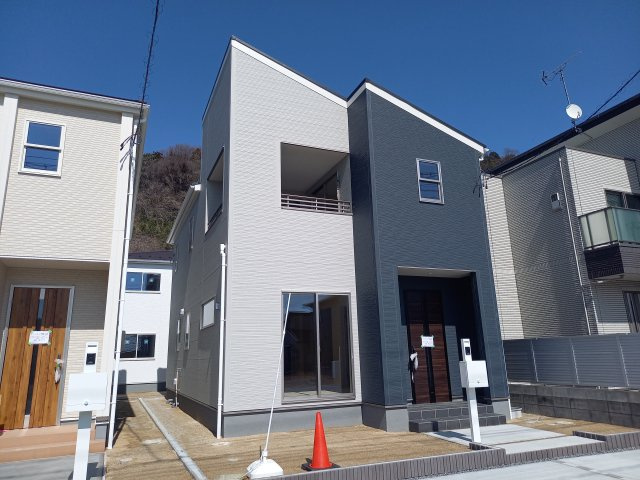 【平倉前1期】　2号棟　※キャンペーン実施中！※　デザイナーズ新築建売住宅の外観|同施工◆
一緒に理想の住まいを見つけましょう！（＾＾）
お住まいの相談だけでなく、地域の事についても是非お気軽に尋ねてください！
お問い合わせは不動産プラスまで☆

