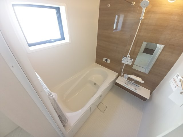 【平倉前1期】　3号棟　■平イオンまで徒歩5分♪　■デザイナーズ新築建売住宅の浴室|同施工◆ユニットバスの写真です◆　フルオート機能で、時間帯を気にせず、家族全員が暖かい湯船に浸かることができます。　一日の疲れを癒してくれそうですね♪